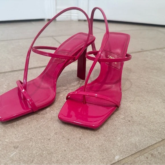 NWOT Zara Fuchsia Strappy Heels - Picture 2 of 4